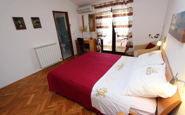 Lea Double Room With Balcony