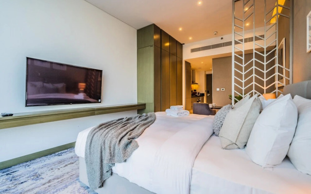 Monty - Eloquent Cozy Studio with Incredible Canal Views