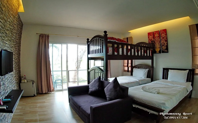 Phetnamneung Resort