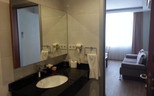 Honey House Apartment