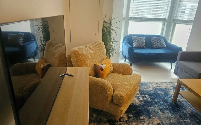Seaside Haven Coastal Comfort 200m from the Beach