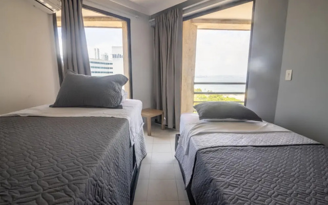 Penthouse con Piscina Privada El Laguito