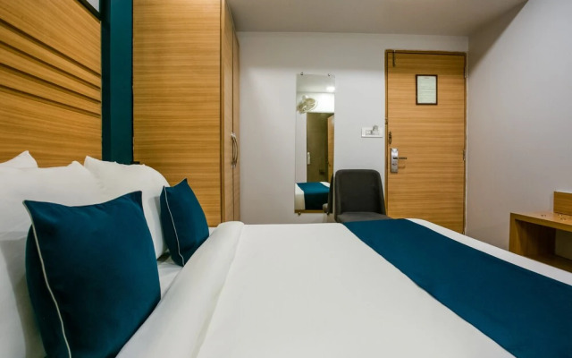 SilverKey Executive Stays 47467 Opposite Marol Metro Pillar 278