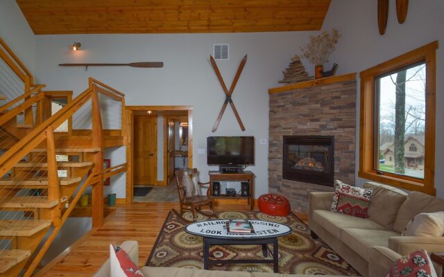 Livin' Lodge 3 Bedroom House