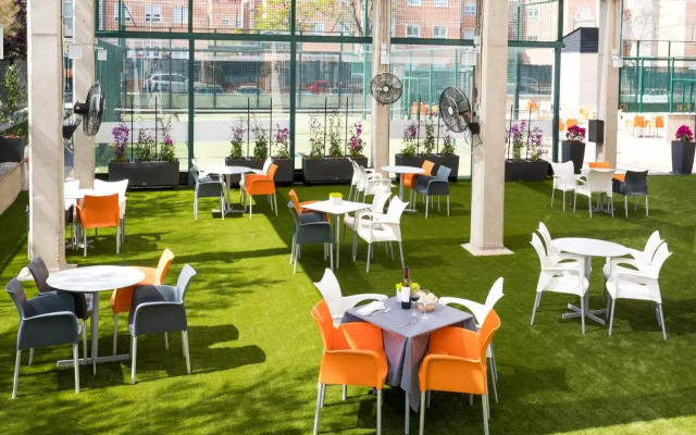 Hotel Tach Madrid Airport