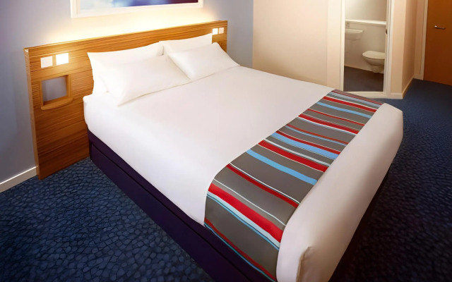 Travelodge Dundee Strathmore Avenue