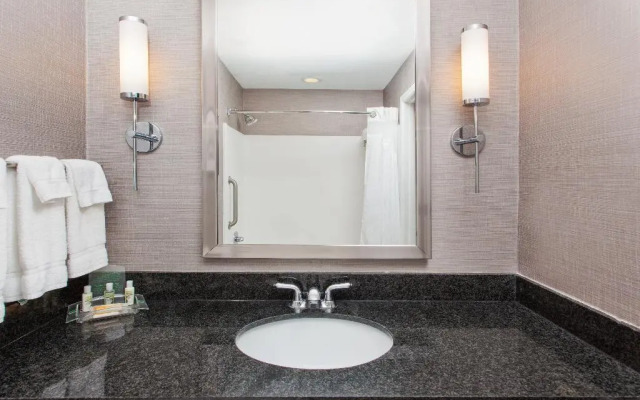 DoubleTree by Hilton Brunswick