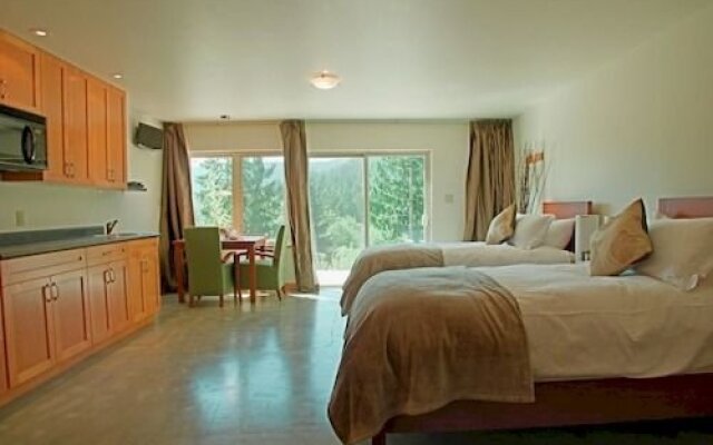 Bowen Island Hideaway