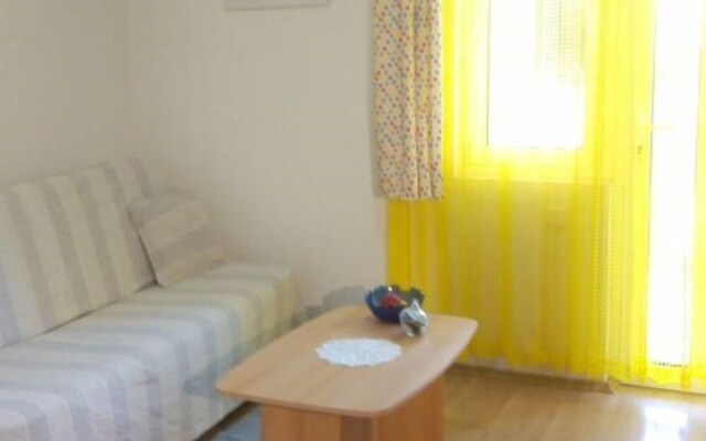 Sarin - Free Parking and Flat Internet - A2