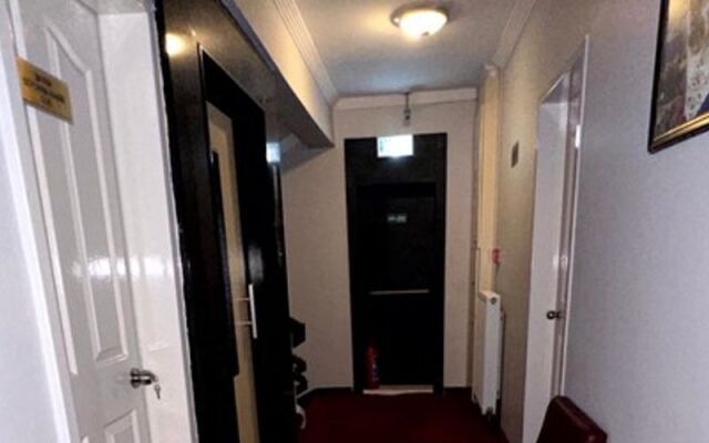Headman Hotel