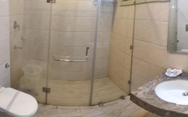 Hotel The Royal Krishna