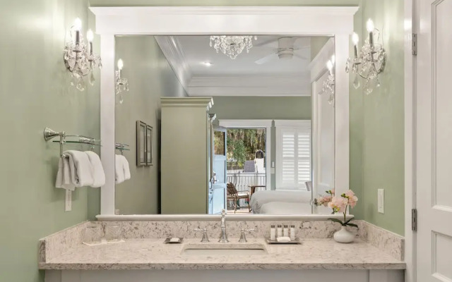 Village Inn and Pub - Adults Only