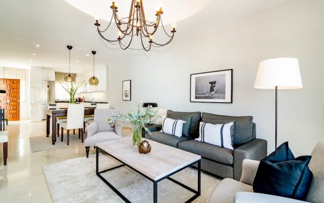 AS10-Apartment Aloha Sur-Roomservice