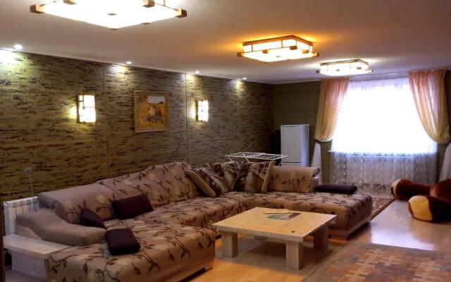 Анна и Король на Мирном переулке