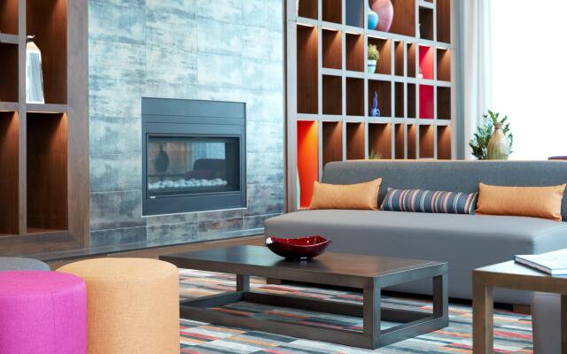Holiday Inn Hotel & Suites Montreal Centre-ville Ouest by IHG