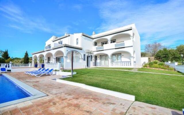 Vila Vale Mouro by OCvillas