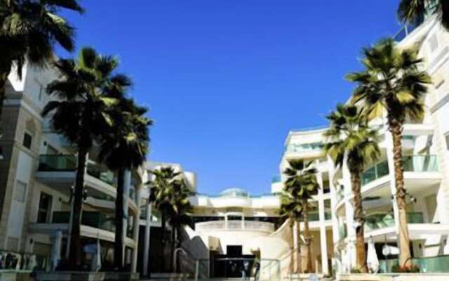 La Palmora Suites