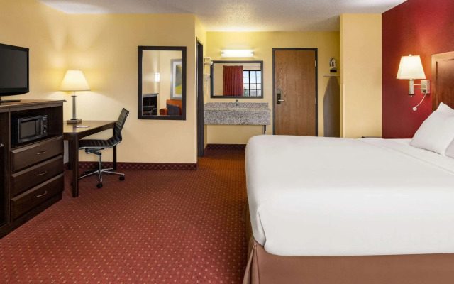 Baymont by Wyndham Cedar Rapids