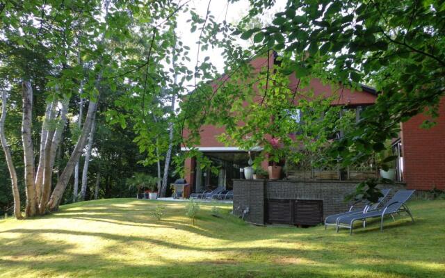 Green Hill Guest House and Apartment