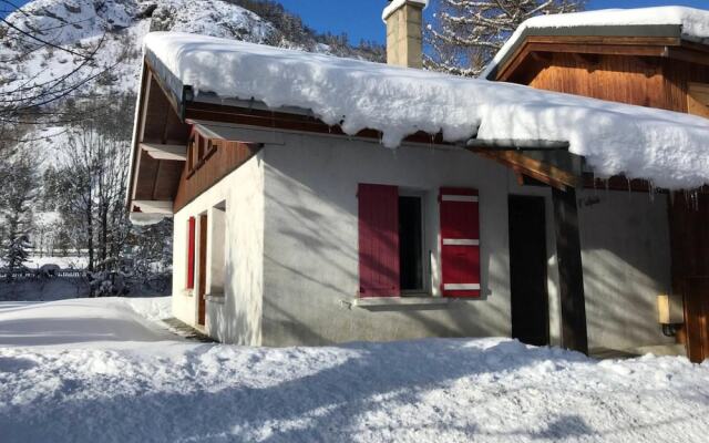 House With 5 Bedrooms In Valloire, With Wonderful Mountain View, Enclosed Garden And Wifi