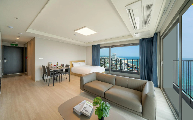 Sokcho I Park Suite Hotel and Resort