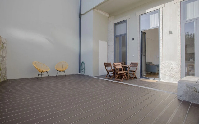 Liiiving In Porto Terrace & Sunny Apartment