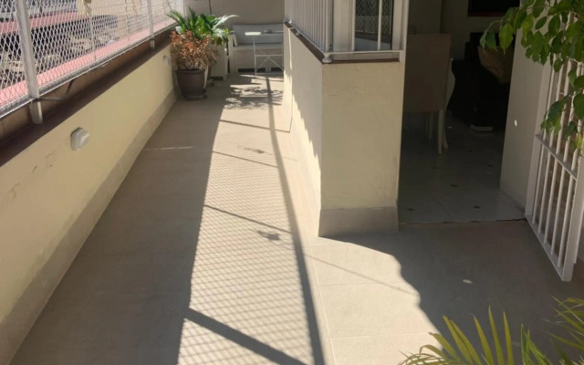 Apartamento Jardín Cerca del Centro