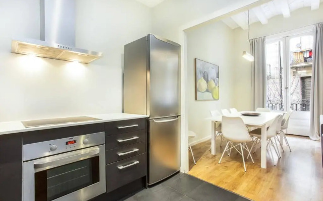 Bright and modern 4bedroom with terrace in Las Ramblas P1