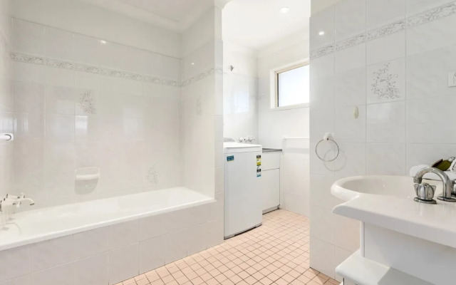 Creekside Coastal Escape on Hungerford