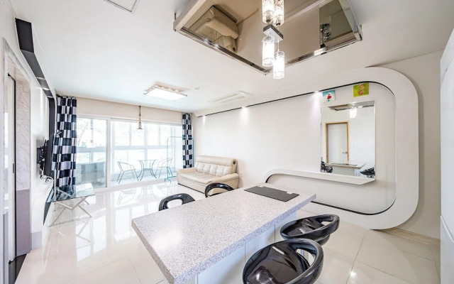 Pohang Pinewave Sea & Spa Pension