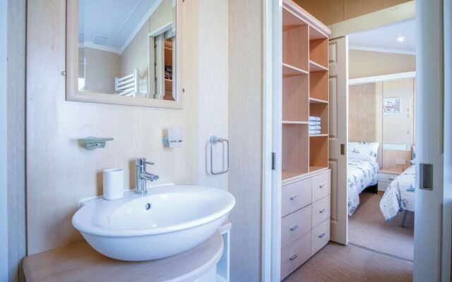 Manor 5 Lodge - 2 Bedroom Lodge - Pendine