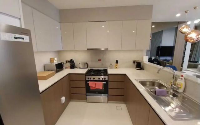 Majestic 3B Apt With Breathtaking View in Downtown