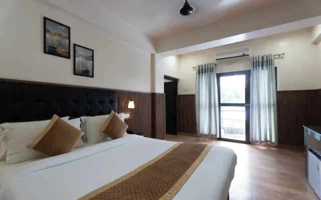Hotel Mainak