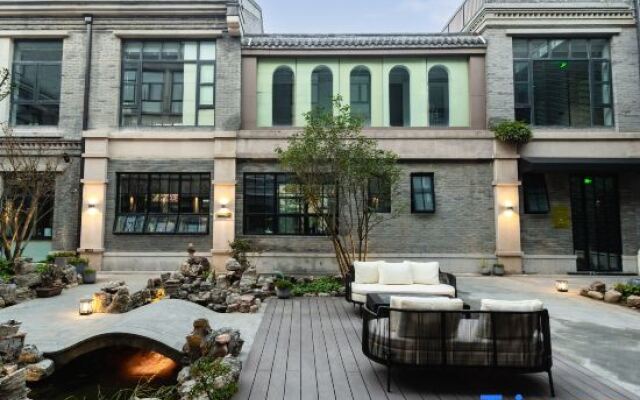 No. 8 Courtyard Homestay (Daming Lake Baotu Spring)