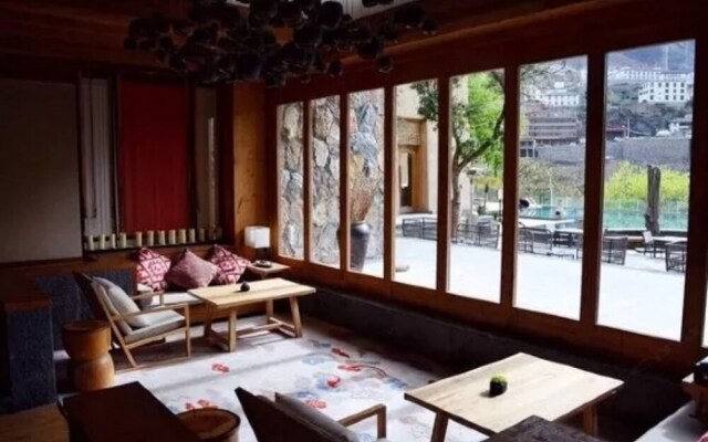 LUX Tea Horse Road Deqin Benzilan