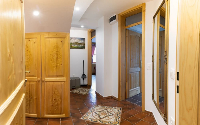 Villa Flora Apartments