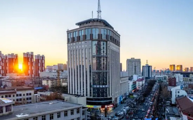 Grey Whale Smart Hotel (Baoding Train Station)