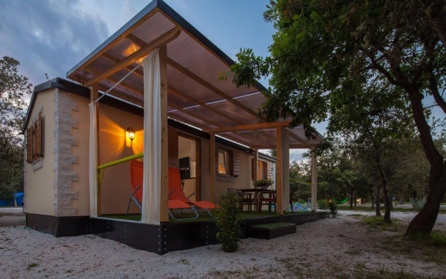 Zaton Holiday Resort Camping homes