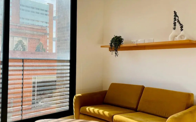w Sunny 2BR in Modern Building in Chico