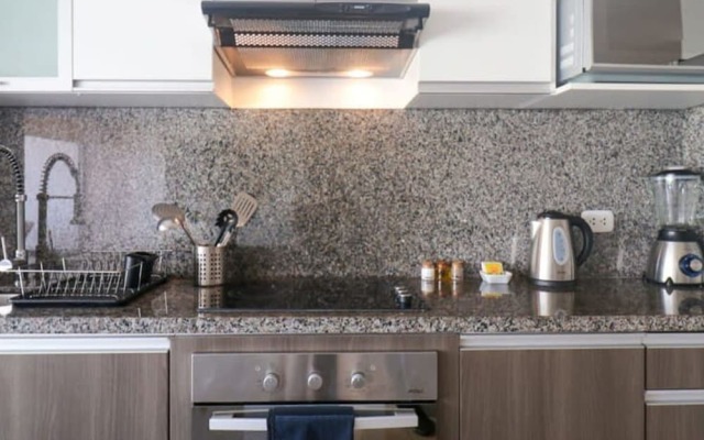 w Beautiful 1BR With Balcony in Miraflores