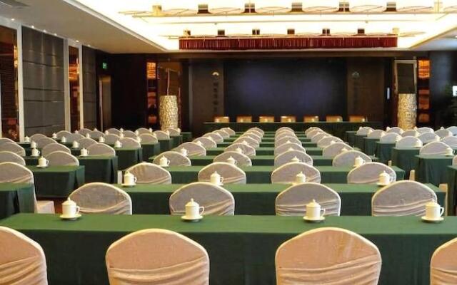 Yantai Celebrity Hotel