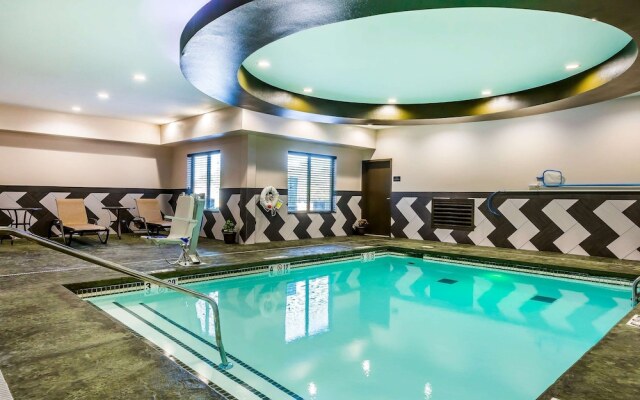 Comfort Inn & Suites