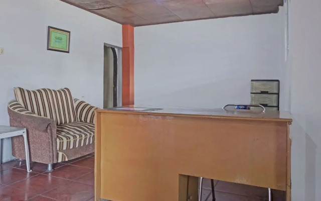 OYO 92994 Wisma Kencana Indah