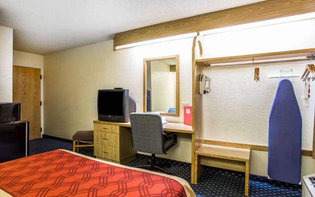 Econo Lodge Denver International Airport