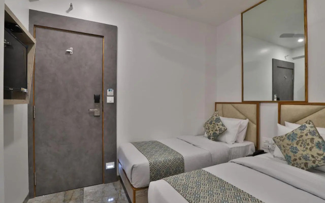OYO Rooms Near Station Gulambaba Road 2