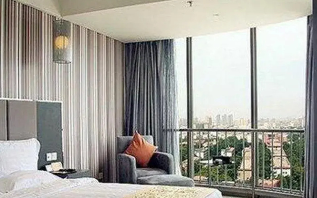 Wuhan Zhuo Yue Holiday Hotel