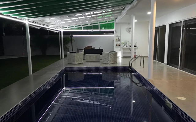 Beautiful 3-bedroom villa with pool and garden