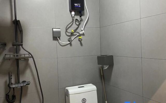 Yunju Qijian Homestay (Mangshi Airport Branch)