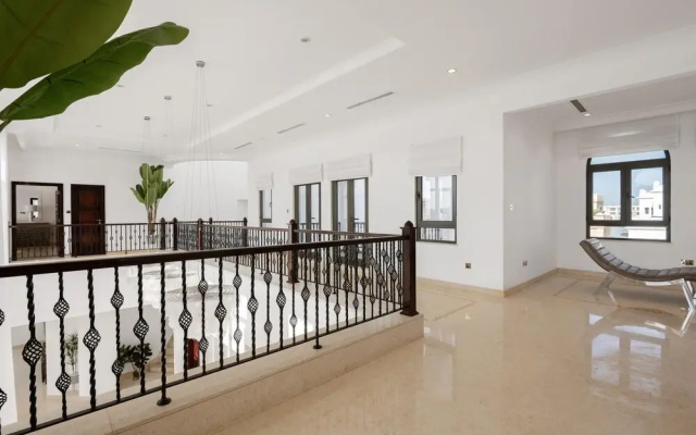 Villa on Beach w Private Pool The Palm Jumeirah