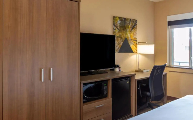 Boulder University Inn